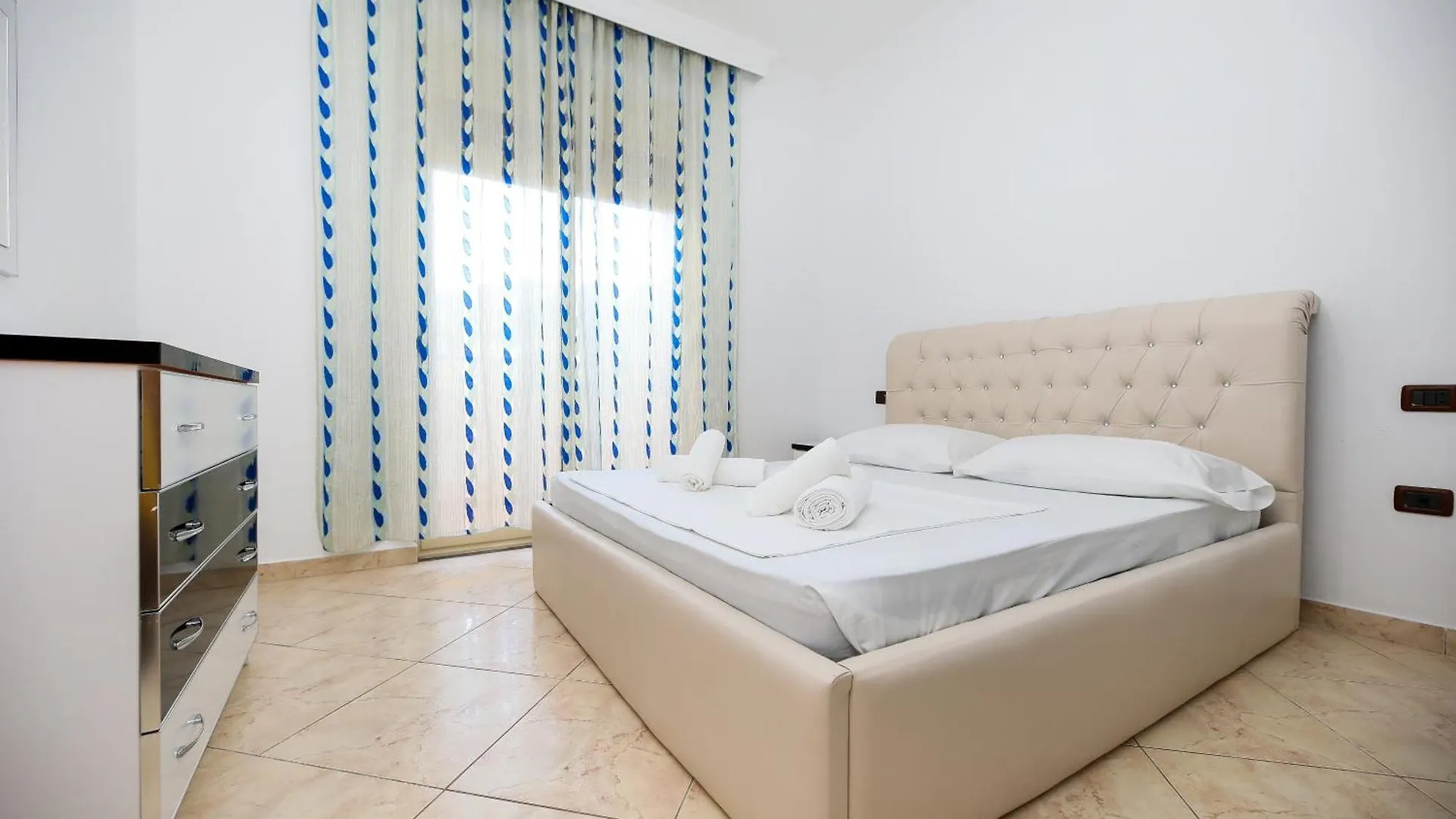 Noa Apartments Vlorë 0*,